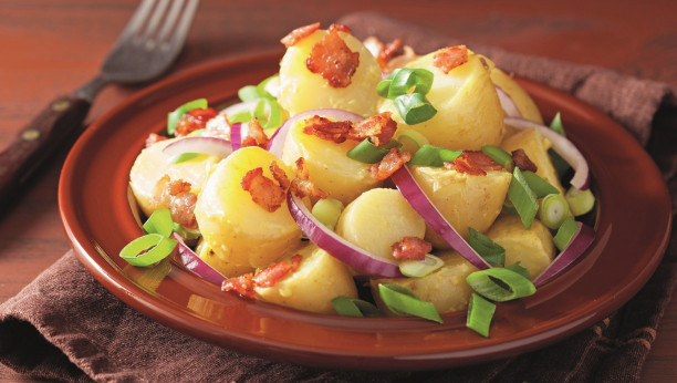 krompir salata sa mladim lukom