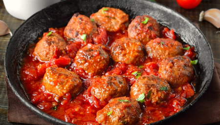 Dodajte ovaj sastojak i ćufte se nikad neće raspasti: Mleveno meso ostaje sočno i savršeno čvrsto