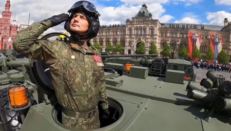 Moskva tvrdi da se NATO priprema za sukob. EU ulaže milijarde u oružje, dok Putin poziva na „pametnu vojnu ekonomiju“ i novi model odbrane.