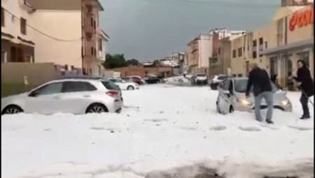Meteorolozi su za danas izdali narandžasti meteo-alarm zbog snega i talasa na moru u šest regiona Španije, prenose mediji u toj zemlji