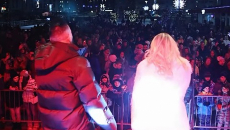 Kako je otkrila, u periodu trudnoće je sumnjala da joj je suprug bio neveran, nakon čega su se i rastali na nekoliko dana.