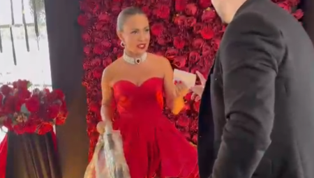 Našalio se na kontu njenih godina