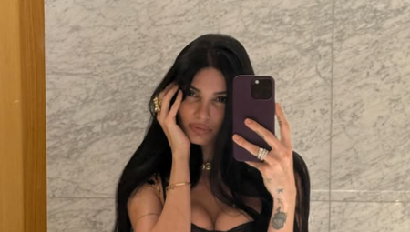 Jovana se požalila na doktora koji joj je uradio zahvat, te ne može da se nakaje što je uopšte svojevremeno i povećavala usne hirurškim zahvatom