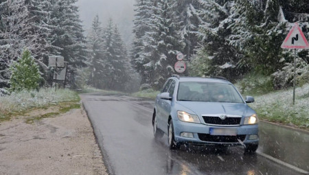 Svaki vozač trebalo da u prtljažniku ima svojevrsni “zimski komplet za preživljavanje”