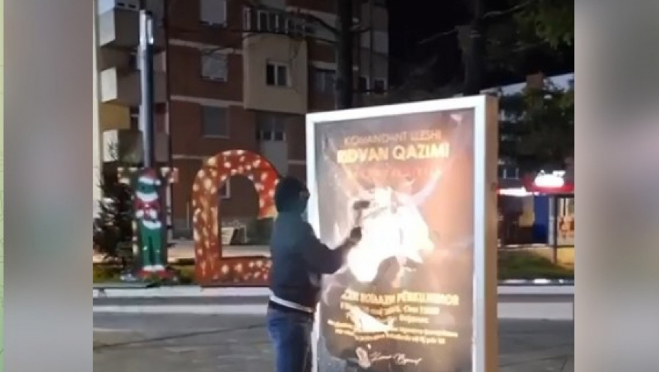 Razbijanje plakata albanskom teroristi u Bujanovcu