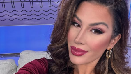 Nela je sada bez ustručavanja istakla svoje stavove putem društvenih mreža