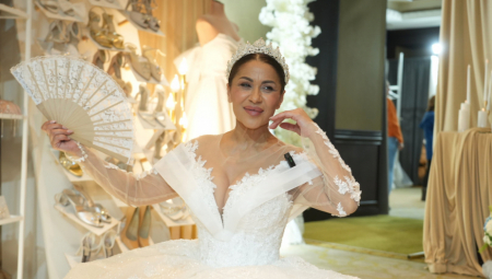 Mina već neko vreme uživa u ljubavi sa misterioznim Kasperom