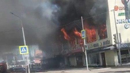 Požar je zahvatio prostorije na drugom spratu zgrade