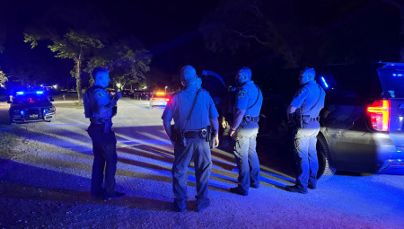 Najmanje 11 ljudi ranjeno je u masovnoj pucnjavi na obeležavanju Dana sećanja u priobalnom gradu u Južnoj Karolini u SAD, saopštile su vlasti