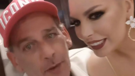 S obzirom na to da su starletu počeli da optužuju da je vest o smrti njenog oca lažna, ona je pokazala dokaz