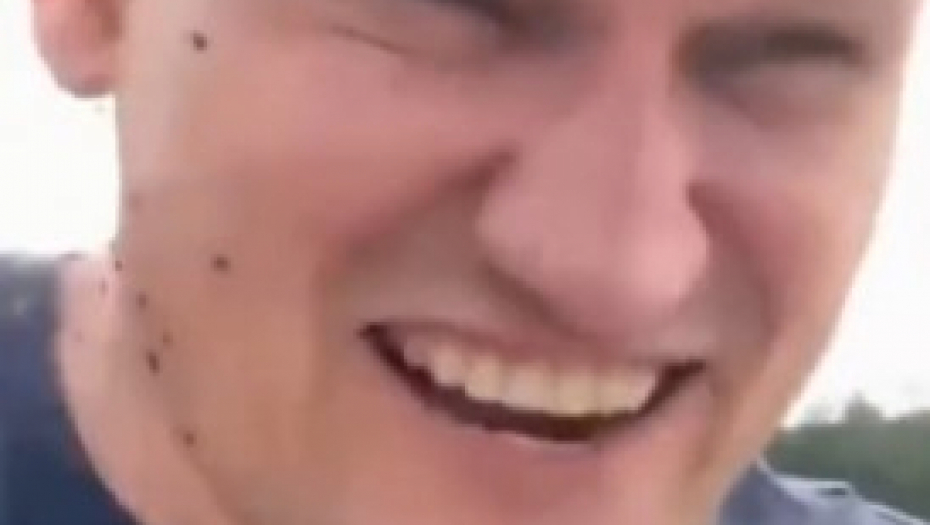 muškarca napali komarci