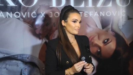 Bakšiš na estradi i raspodela istog je uvek tabu tema, a Tamara kaže da je i sama svedočila tome da neko od kolega stavlja sav bakšiš u džep