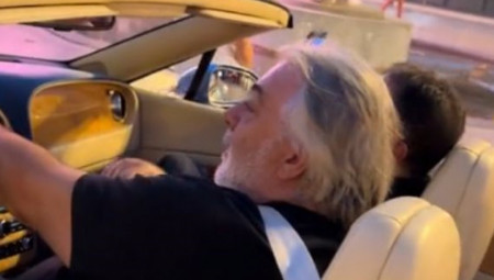 Popularni brend je 2021. godine ovaj model auta, Rols Rojs Davn,  ukinuo, pa njegovi primerci sada imaju kolekcionarsku vrednost