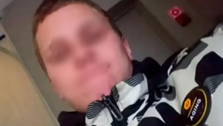 Pavel Paramonov, brat Mihaila Paramonova, osumnjičenog za napad nožem na tinejdžere na žurki u vikendici u Bajkalsku, Irkutska oblast, u razgovoru za medije u sredu posumnjao je u umešanost svog brata u zločin