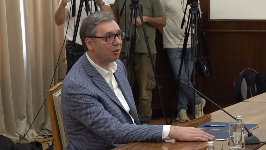 Sastanak predsednika Vučića sa studentima koji žele da uče