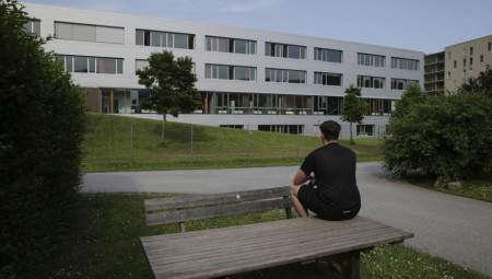 Još jedna osoba preminula je u bolnici nakon stravične pucnjave u školi u Gracu, čime je broj žrtava, uključujući i napadača, porastao na jedanaest.