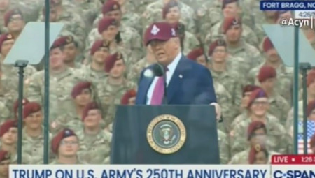 Bivši američki predsednik Donald Tramp ponovo je uspeo da izazove buru – ovaj put svojim zapaljivim i istorijski zbunjujućim govorom pred vojnicima u bazi Fort Bragg.