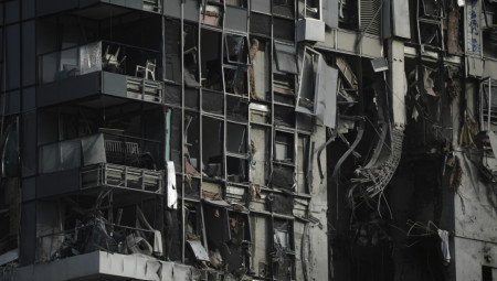 Na društvenim mrežama pojavile su se fotografije teško oštećene zgrade u Tel Avivu, pogođene tokom iranskog raketnog napada, u kojoj su se nalazili hrvatski konzul i njegova supruga