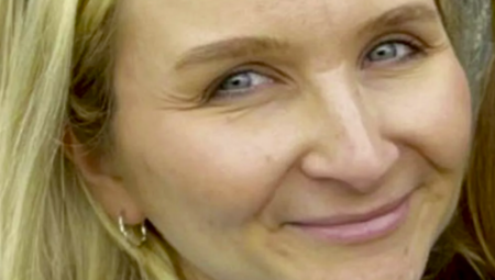 Izobela Najt (32), majka dve devojčice, tragično je preminula nakon što je, prema nalazima obdukcije, zadavljena.