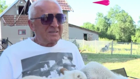 Sad vodi seoski život i krči imanje