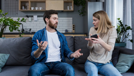 Majka je povremeno izlazila sa muškarcima, ali se nikada nije radilo o ozbiljnim vezama