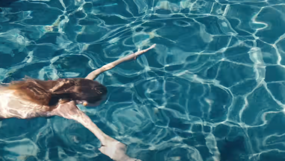 Printscreen/Youtube/Romy Mars