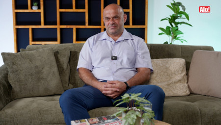 U jeku najava za nasilne akcije koje blokaderske grupe planiraju za Vidovdan, profesor Medicinskog fakulteta dr Lazar Stijak u intervjuu za Alo! snažno apeluje na građane Srbije da ne nasedaju na pozive na sukobe i haos.