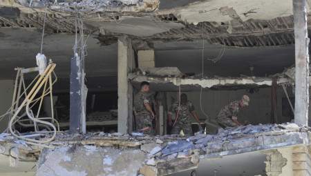 Najmanje jedna osoba je ubijena, a 20 ljudi je ranjeno danas u seriji izraelskih vazdušnih napada na Nabatiju, na jugu Libana, saopštilo je Ministarstvo zdravlja te zemlje