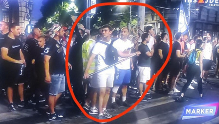 Blokaderski protest je zvanično završen u 21h, a oni su onda prešli na provokacije i otvorene sukobe sa policijom