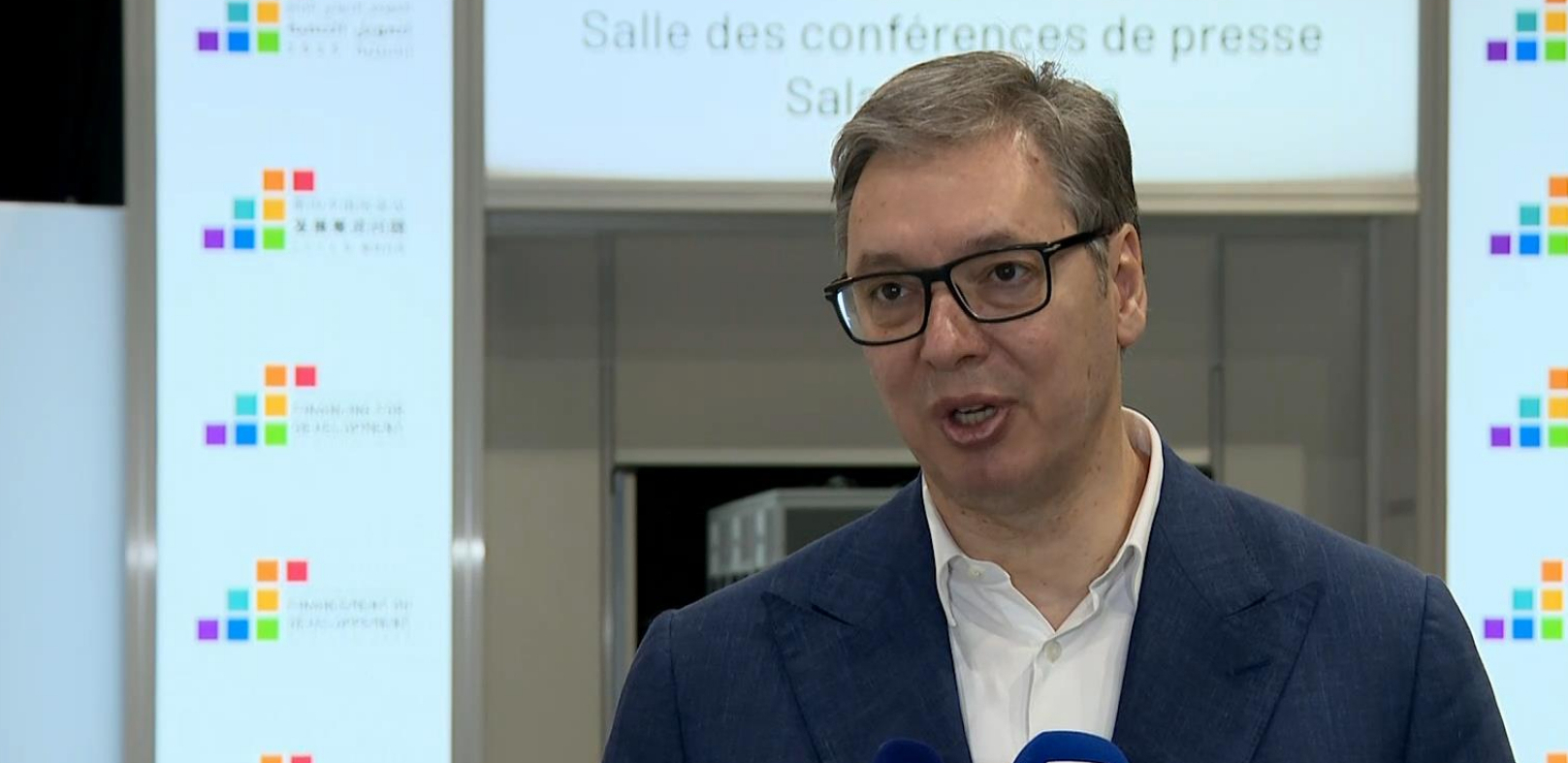 Predsednik Srbije Aleksandar Vučić obraća se iz Sevilje