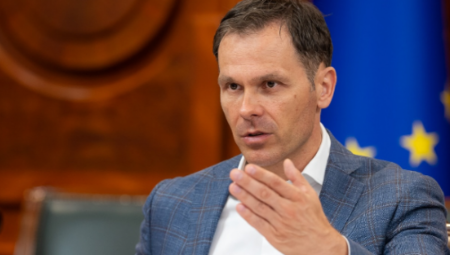 Prvi potpredsednik Vlade i ministar finansija Siniša Mali prokomentarisao je napad blokadera na kuću u kojoj živi Miloš Vučević