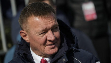 Bivši ruski ministar saobraćaja Roman Starovoit, koji je jutros ukazom ruskog predsednika Vladimira Putina razrešen dužnosti, pronađen je mrtav u Odincovu u moskovskoj oblasti, prenosi Izvestija