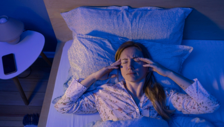 Ljudi spavaju 20 minuta manje tokom punog meseca i imaju lošiji san, tvrde naučnici