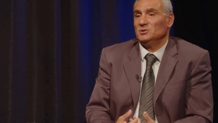 Istoričar i profesor na Univerzitetu Crne Gore Aleksandar Stamatović u intervjuu za Borbu izjavio je da izrazito veliki broj građana Crne Gore i ne zna da raščlani značenje i suštinu 13. jula, jer postoje dva. Prema njegovom mišljenju, zalet Mila Đukanovića ka razbijanju državne zajednice sa Srbijom, stvorio je famu da su ta dva 13. jula, jedna te ista, i da je to Dan državnosti, što je bilo besmisleno, jer ako je država obnovljena 12. jula, zašto je onda došlo do 13. jula?