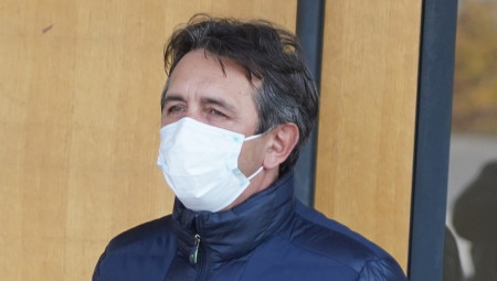 Kako je istakao, želeo je da reši tu obavezu na vreme kako je ne bi ostavljao na porodici.