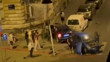 Dve osobe su povređene u saobraćajnoj nesreći u Palmotićevoj ulici, u centru Zagreba