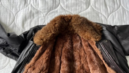 Kupovina u seknd hend radnjama često zna da bude pravo iznenađenje, ali ono što je doživeo jedan muškarac iz SAD prevazilazi sva očekivanja