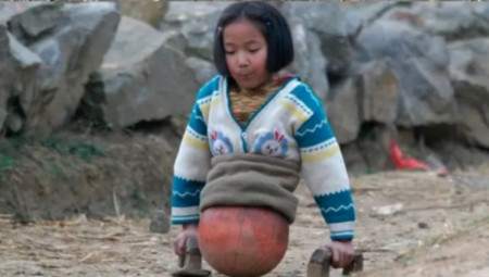 Pre tačno 20 godina svet je bio potresen i fasciniran pričom tada desetogodišnje Ćijen Hongjan iz kineske provincije Junan