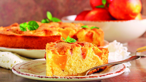 voćni kolač sa jogurtom