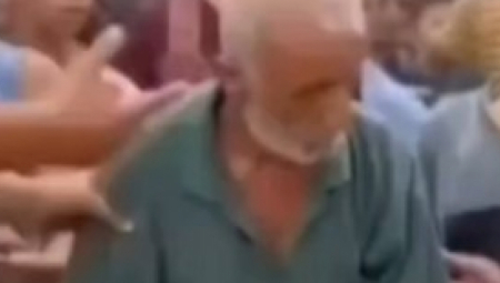 Na jednom od punktova za podelu hrane u Pojasu Gaze zabeležena je dirljiva i potresna scena