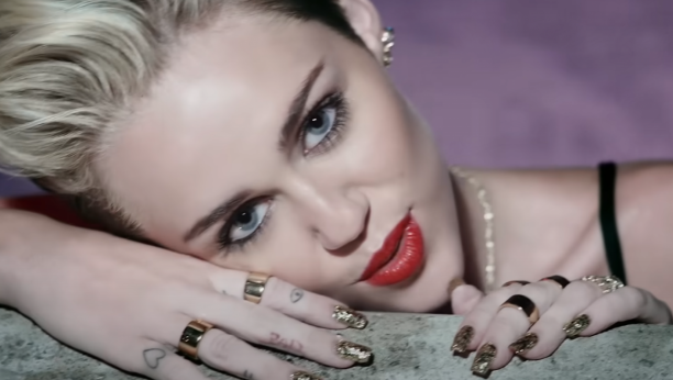 Printscreen/Youtube/Miley Cyrus