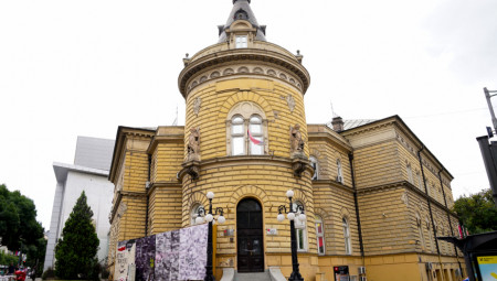 Grupa blokadera, koja je sredinom februara uzurpirala zgradu Studentskog kulturnog centra (SKC), izbačena je juče iz te ustanove uz asistenciju policije. Sumorne slike onoga što su ostavili iza sebe obišle su Srbiju i pokazale pravo lice onih koji se na sav glas tobože bore za bolje sutra.