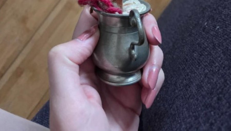 Useljenje u novi stan trebalo je da bude početak uzbudljivog poglavlja za jednu devojku iz Srbije, ali sve se pretvorilo u jezivo iskustvo kada je tokom čišćenja otkrila neobičan predmet skriven iznad televizora