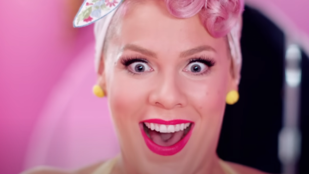 Printscreen/Youtube/P!NK