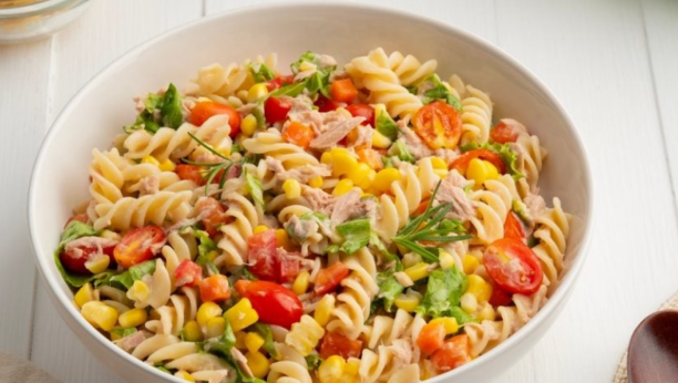 hladna salata sa piletinom i testeninom