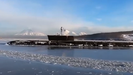 Velika Britanija planira da razvije autonomna plovila koja koriste veštačku inteligenciju kako bi, uz ratne brodove i avione, bolje zaštitila svoje podmorske kablove i cevovode od ruskih pretnji.