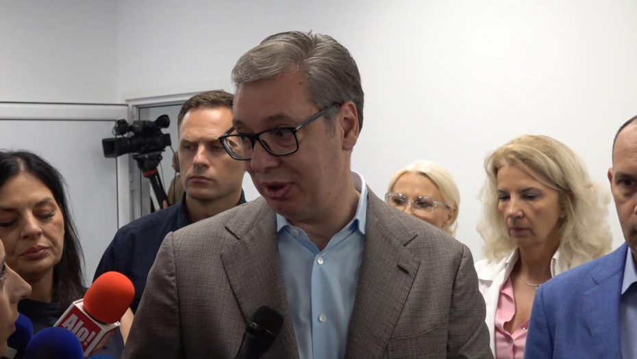 Vučić obilazi centar za palijativno zbrinjavanje Univerzitetskog kliničkog centra Srbije