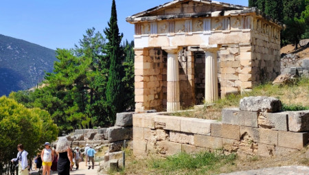 Pitije, proročice u Delfima, bile su posebno nadarene i sa velikom tačnošću su iznosile svoja predviđanja - njihove reči se pamte i danas