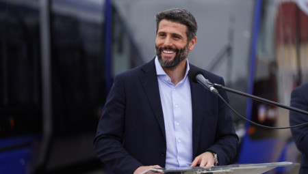 GRADONAČELNIK ŠAPIĆ: Od sutra u saobraćaju prvi od ukupno 25 modernih tramvaja koje je kupio Grad Beograd (FOTO)