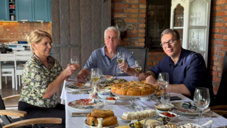 Predsednik Srbije Aleksandar Vučić objavio je danas po podne fotografiju na Instagramu